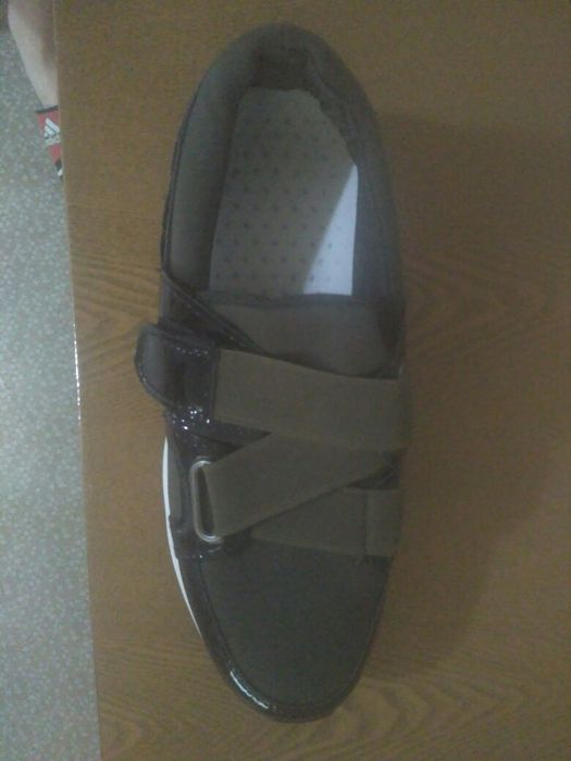 Кроссовки женские новые, дёшево 37 размер