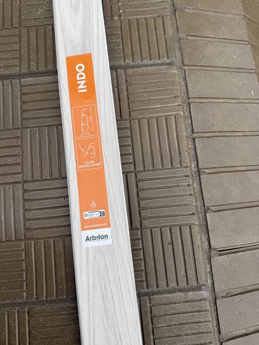 Плинтус новый 19 штук пластик