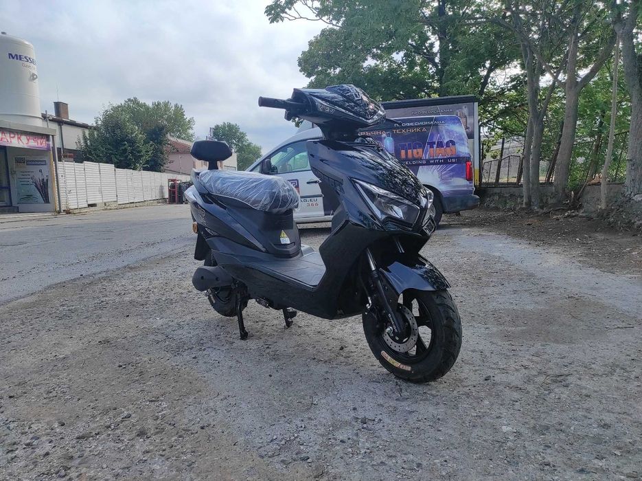 Електрически скутер модел ZG-S черен цвят 2000W с док КАТ