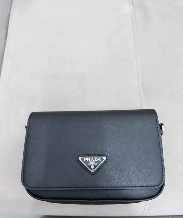 Продам мужскую сумку PRADA