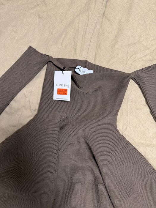 Чисто нова Рокля Alice Evis цвят Capucino