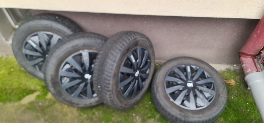 Anvelope iarna+jante tablă 5x100+capace 175/65 R14