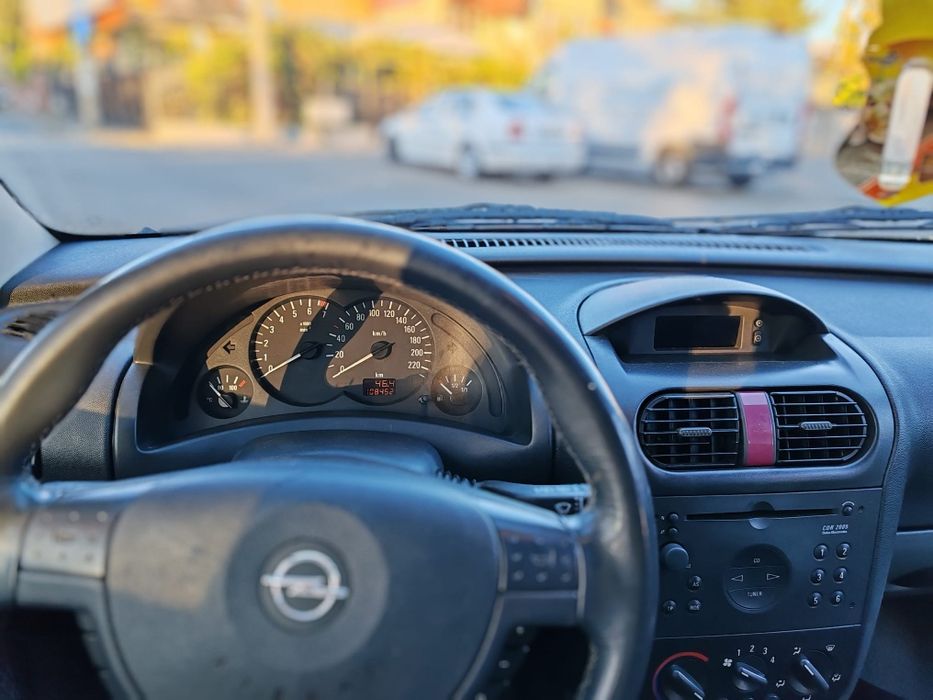 Opel corsa ,1.2 benzina