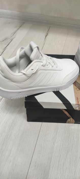 Маратонки adidas