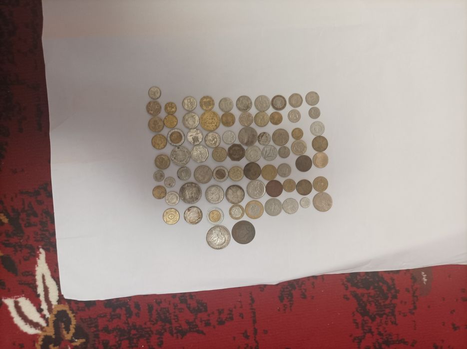Vând monede vechi detalii in descriere!