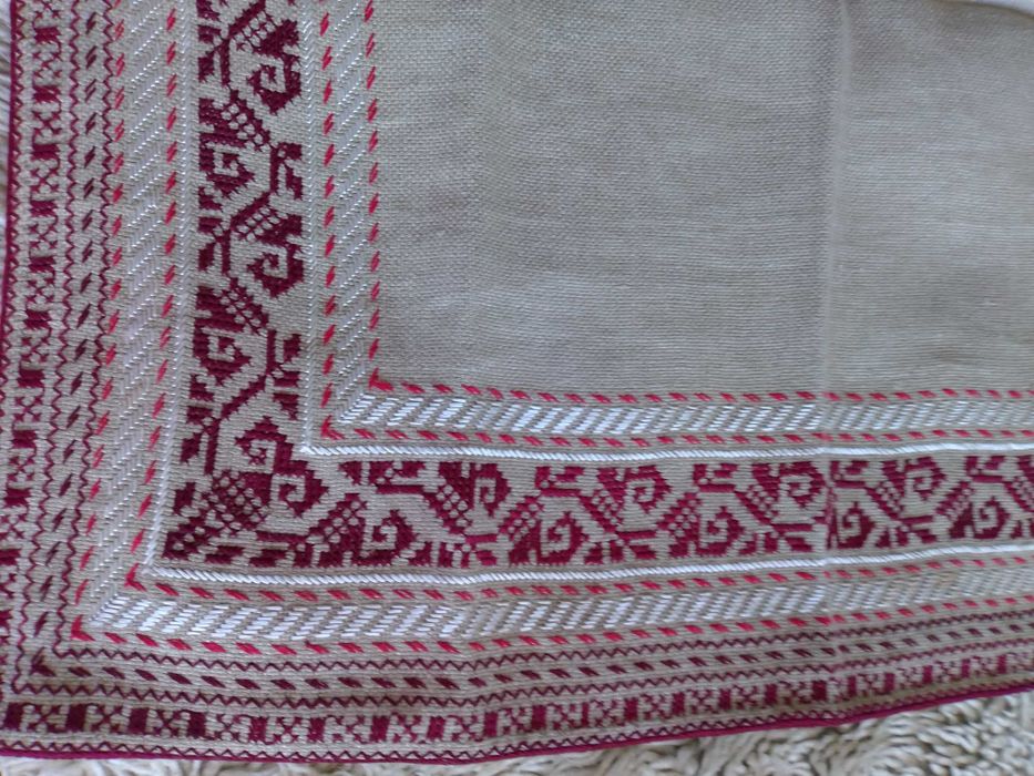 продава се гоблен с покривки