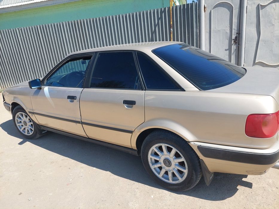 Ауди б 4 срочно сатылады