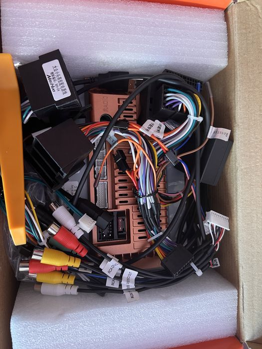 Navigatie ARIS, Ecran 7 inch, Android Auto Carplay, Android, 2 GB RAM.