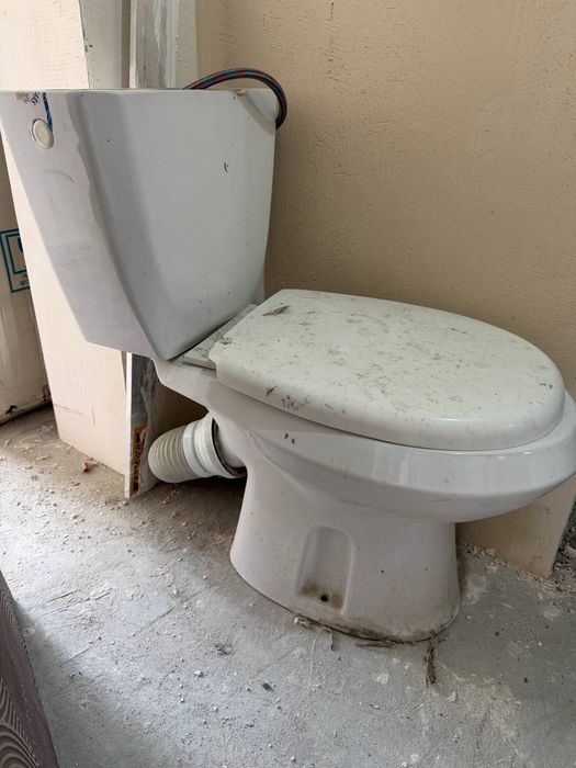 Продается туалет унитаз