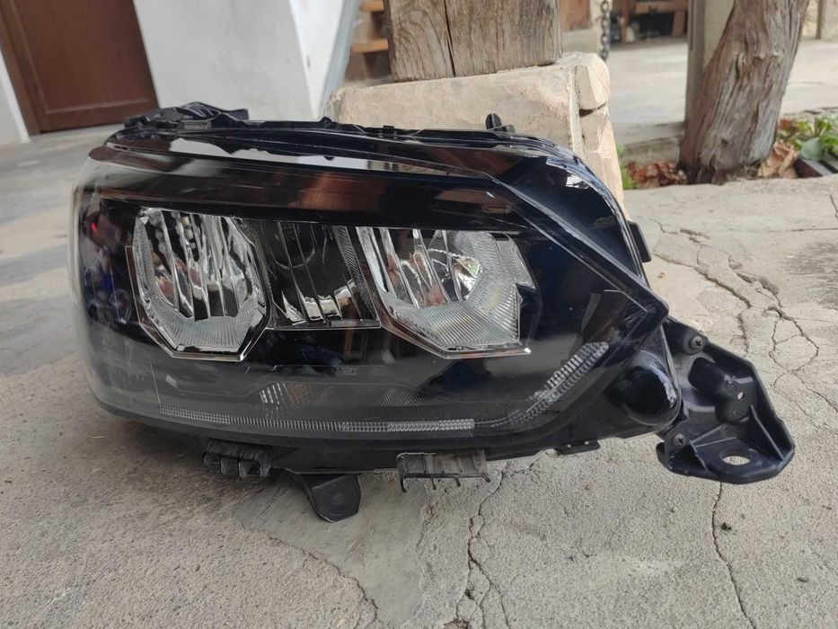 Фар Peugeot 208 2008 LED десен / Фар Пежо 208 2008 / Фар Peugeot 2008