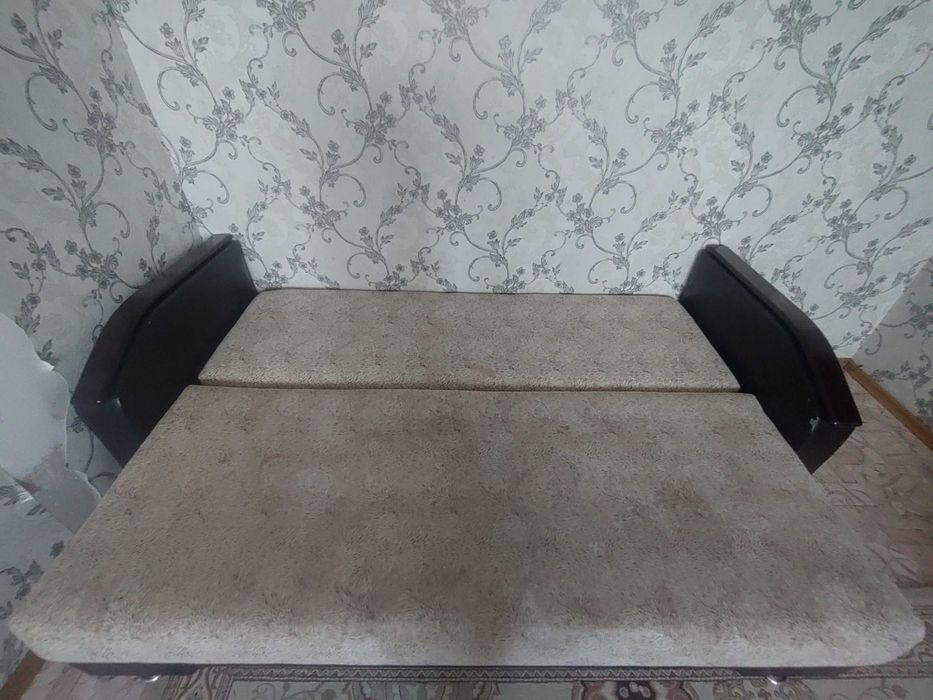 Продам Диван б/у