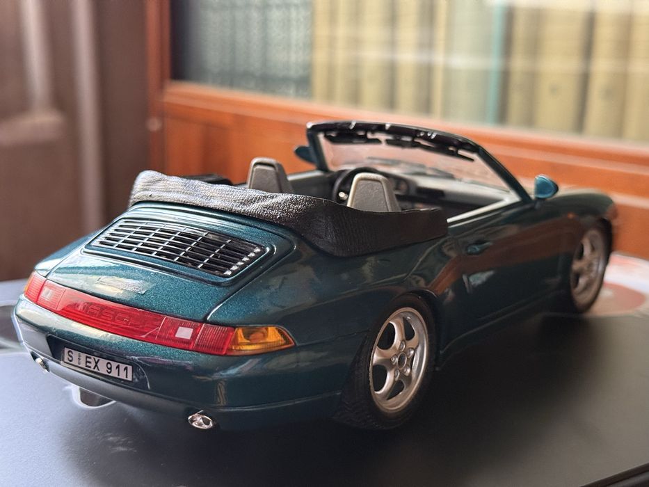 Модель Porche Carrera 1:18 Bburago