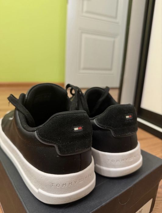 Tommy Hilfiger