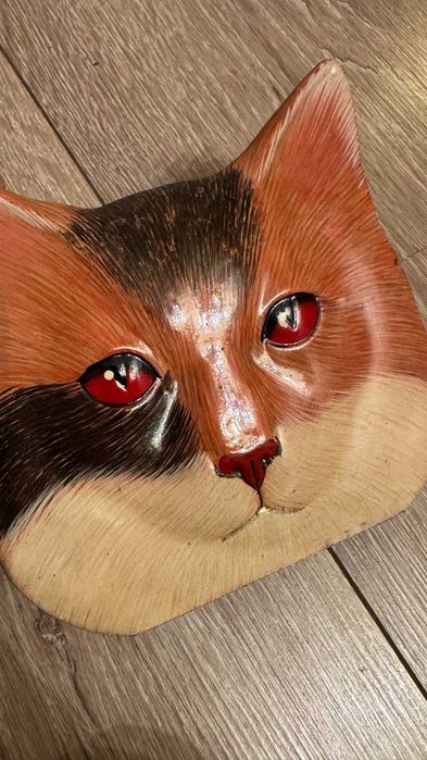 Винтидж Авторски салфетник– рисувано лаково дърво, подписан.