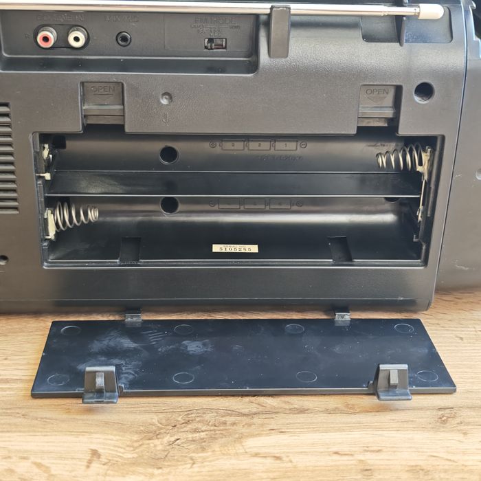 Двукасетъчен радиокасетофон Sony CFS-DW34S