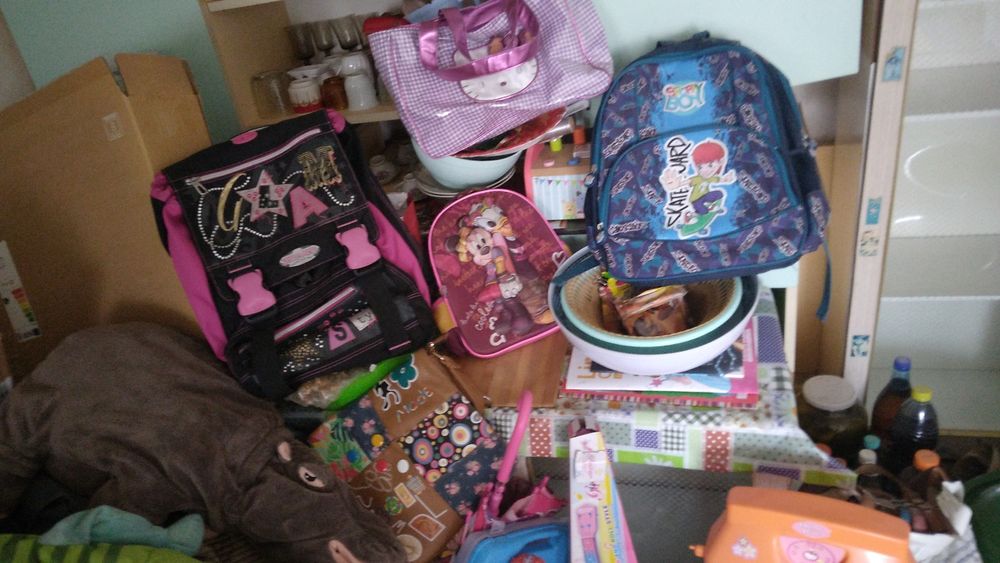 Vând hăinuțe și jucarii pentru copiii ieftin