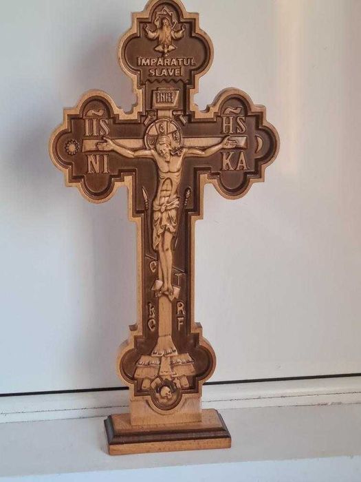 Cruce Lemn Masiv cu Postament Relief 3 D