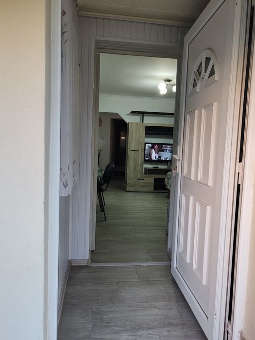 Închiriez apartament