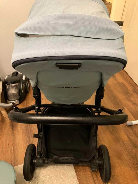 Продавам бебешка количка Easywalker Harvey 2