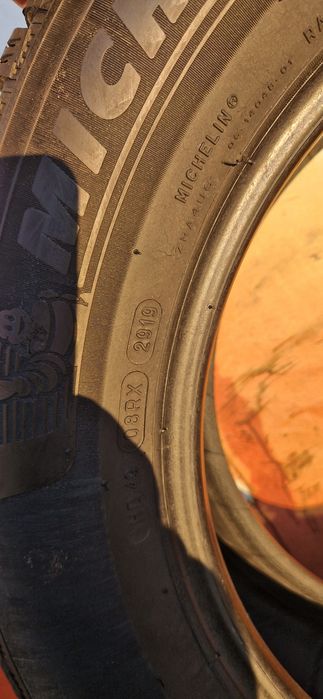 2 Anvelope Michelin  215 60 R16 M+S