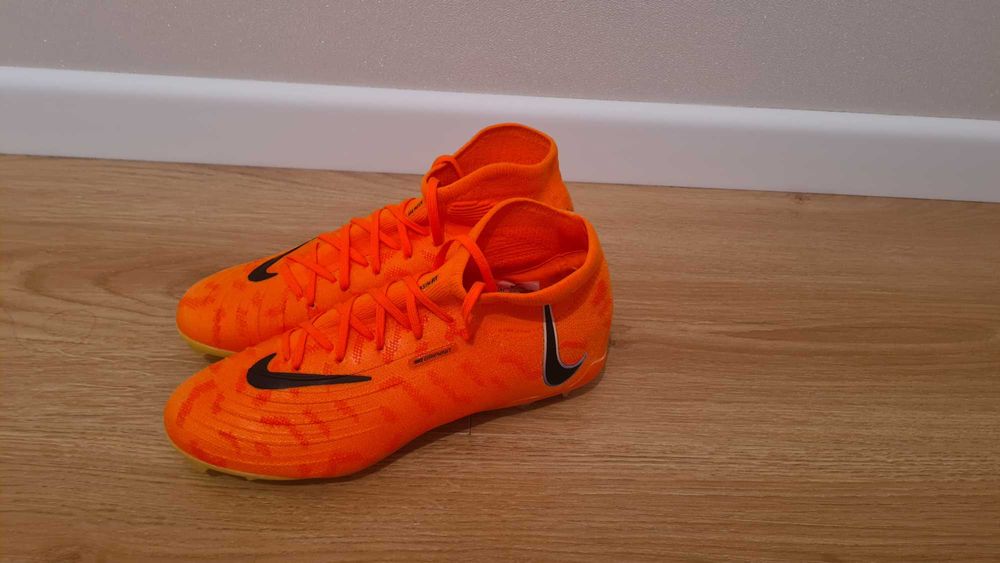 Футбольные бутсы Nike phantom luna
