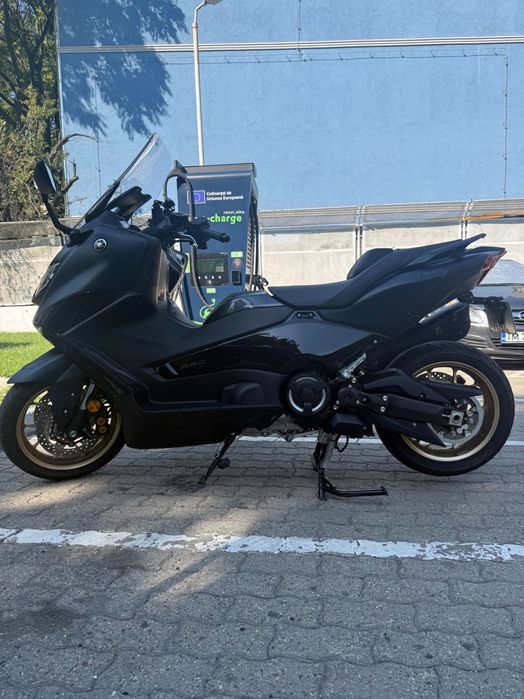 Yamaha T-Max Akrapovic TechMax
