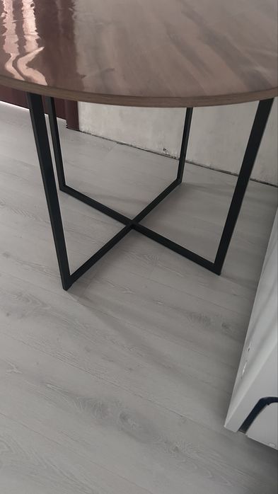 Продам круглый стол 100×100 см