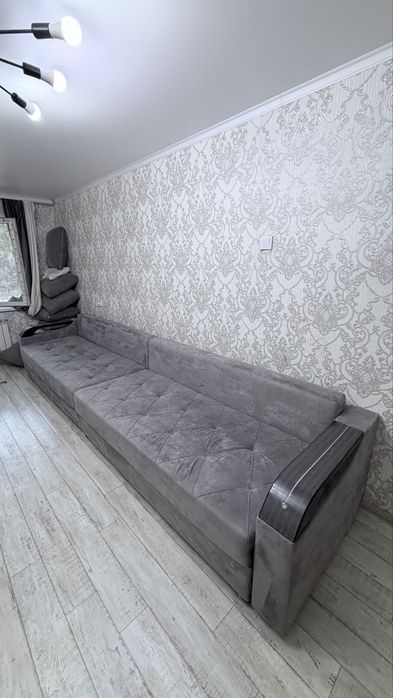 Продам диван в отличном состояний