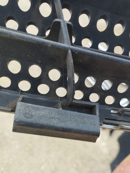 Предна решетка за Мерцедес C-class , w203 купе