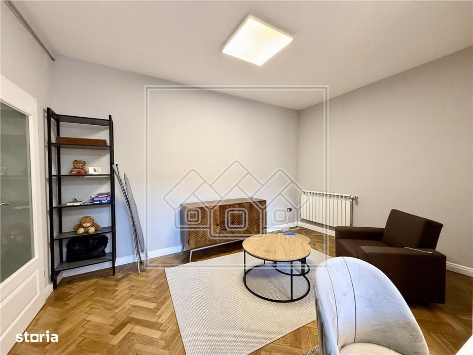 Apartament renovat, mobilat si utilat - 42 mp + pivnita - Ultracentral — fotografia 3