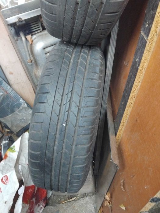 Vand Roți vara Logan 400 lei ambele. 2 bucăți