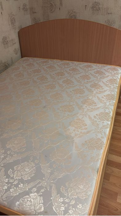 Продаю кровать полуторку