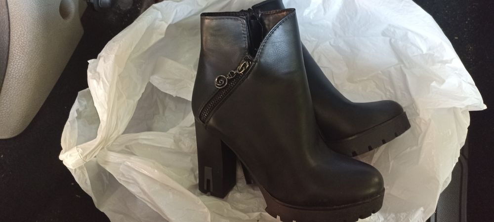 Botine dama in stare foarte buna