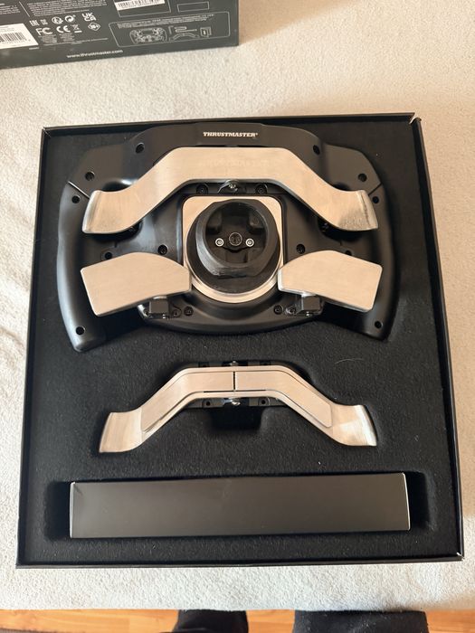 Volan Thrustmaster Ferrari SF1000 Edition + Padele T-Chrono Paddles