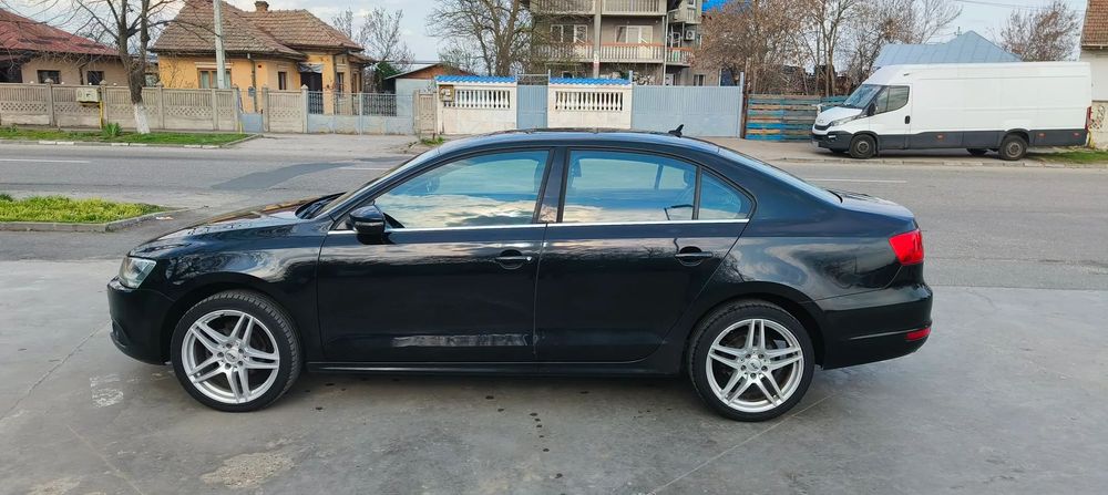 Volkswagen Jetta 2011 diesel, 4.409 € — imagine 3