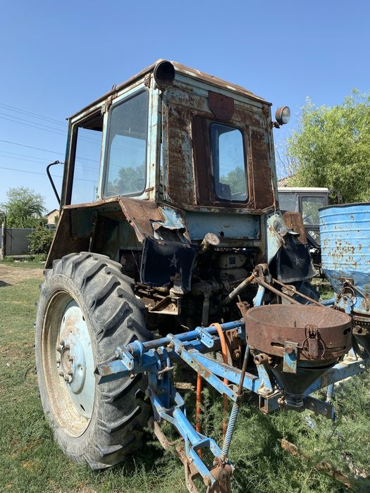 трактор МТЗ 80