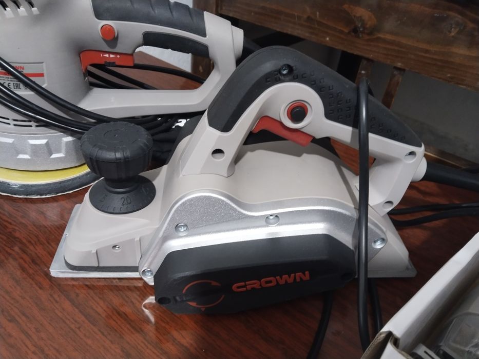 Электроинструмент Сrown