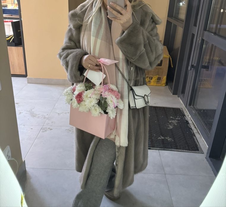 Продам шубу норковую
