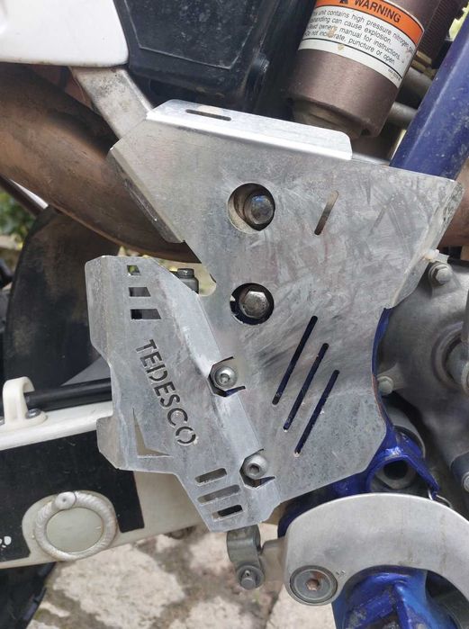 Yamaha WR / YZ - гардове за рамка + помпа задна спирачка