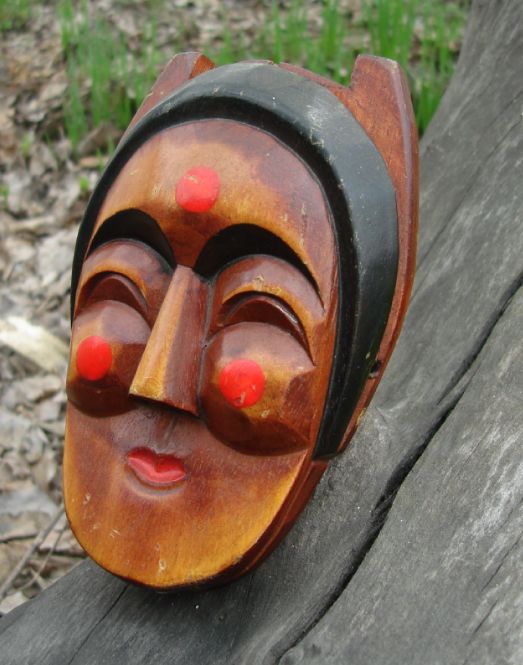 Маска деревянная продам