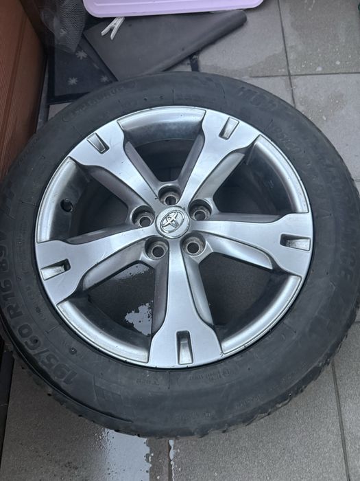 Vând set 4 jante aliaj Toyota R16