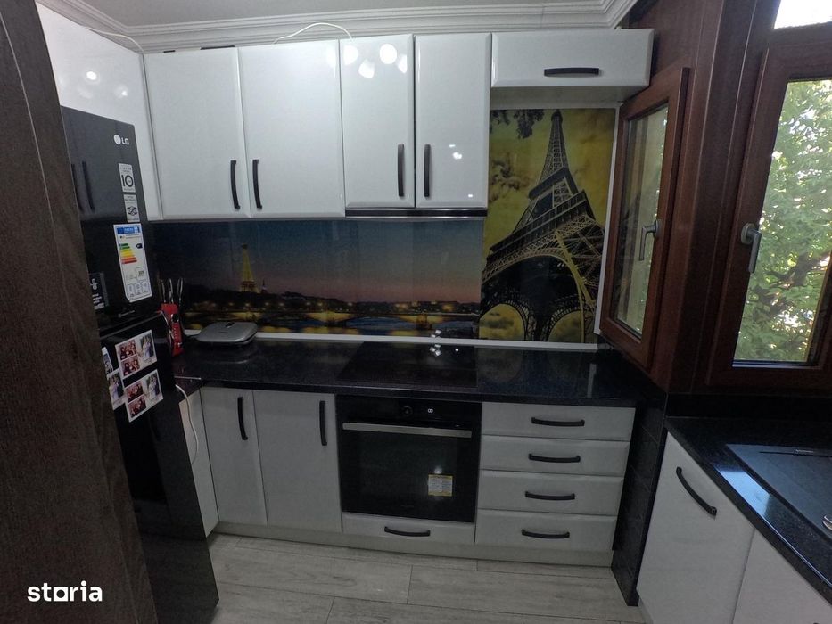 Apartament 3 camere decomandat