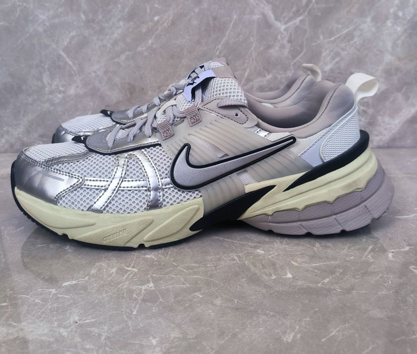 Nike V2K Run Summit White номер 44,5