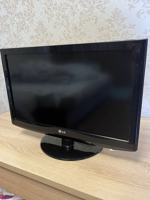 Прлдам телевизор LG