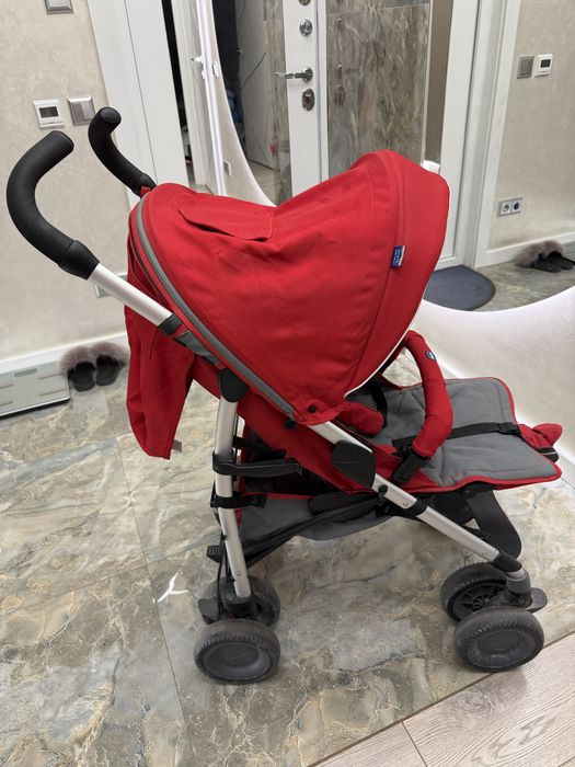 Коляска детская  chico трость