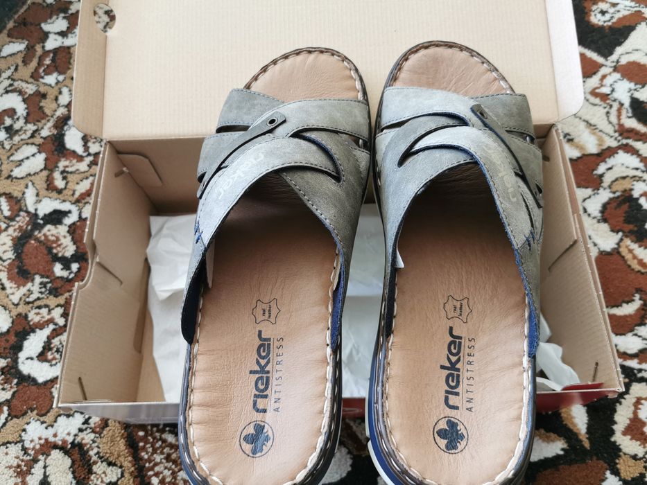 Продавам Чехли Rieker