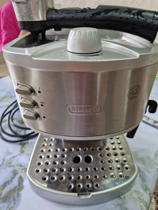Кофеварка рожковая Delonghi