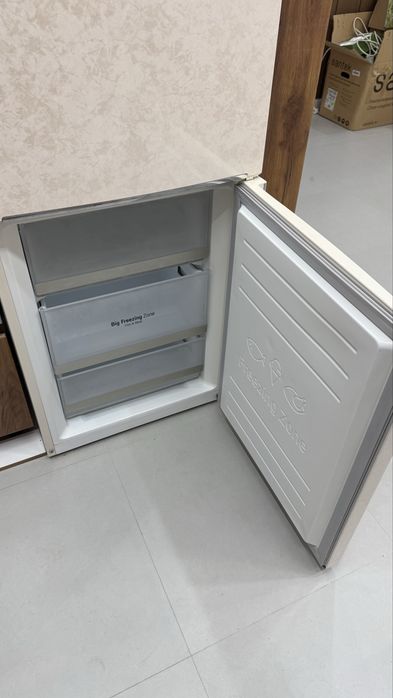 холодилтник LG  .