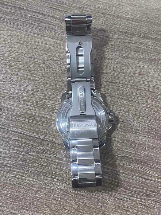 Продавам мъжки часовник FESTINA F16662