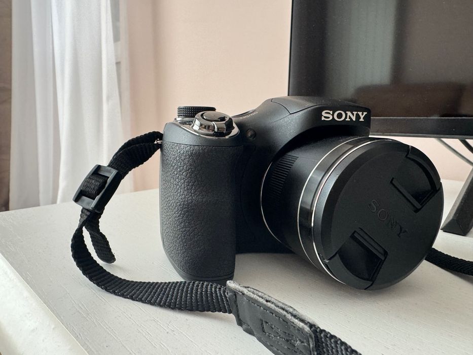 Продавам Sony Cyber-shot DSC-H300 в отлично състояние